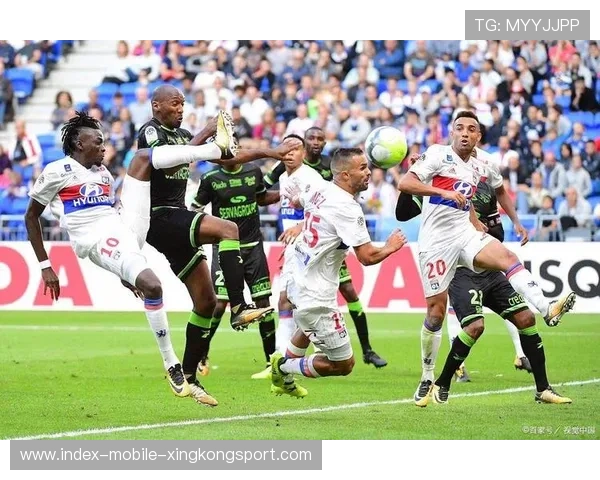 波尔图后场直塞突破对方防线：智慧与力量的完美结合